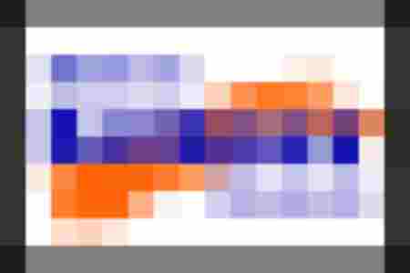 Logo der Malerei Leitner mit orangefarbener Farbspur und blauer Schrift.