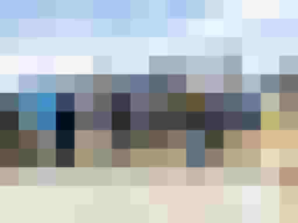 Gruppenfoto mit Bauleitern beim Spatenstich für ein Wohnbauprojekt in Salzburg.