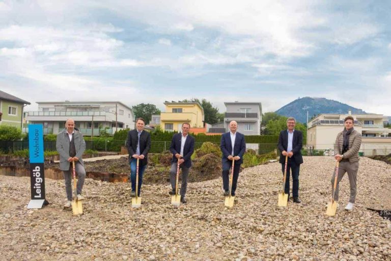 Spatenstich für moderne Wohnhäuser in Leopoldskron, Salzburg.