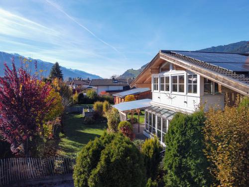 Wohnhaus in Sonnenlage mit Outdoor-Wellness, großem Grundstück & Erweiterungspotenzial