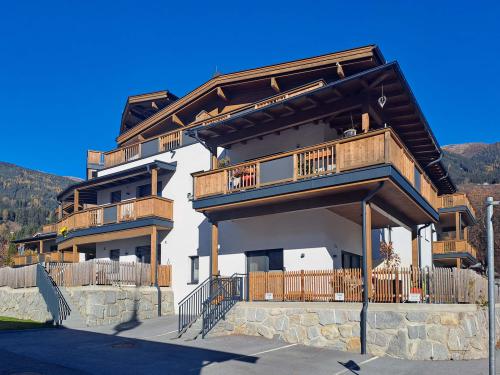 Erstbezug: Exklusive Penthouse-Wohnung in Neukirchen