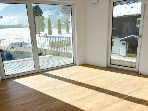 Erstbezug: Exklusive 2-Zimmer-Wohnung mit großzügigen Balkon in Maishofen