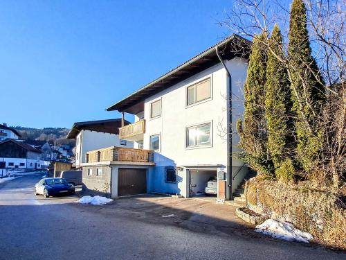 Wohnen in herrlicher Lage: Haus mit viel Potenzial