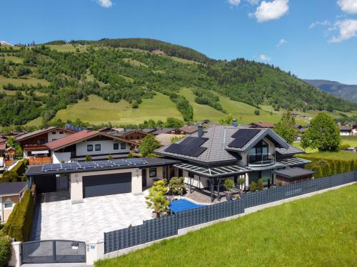 Exklusives Wohnhaus mit Pool, Wellnessbereich & Büro in Niedernsill