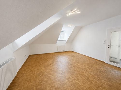 Gemütliche Dachgeschosswohnung in Salzburg-Schallmoos